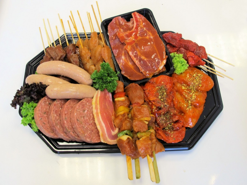 boucherie-GINASSERVIS-min_bbq_butcher_shop_supermarket_meal_party-766127